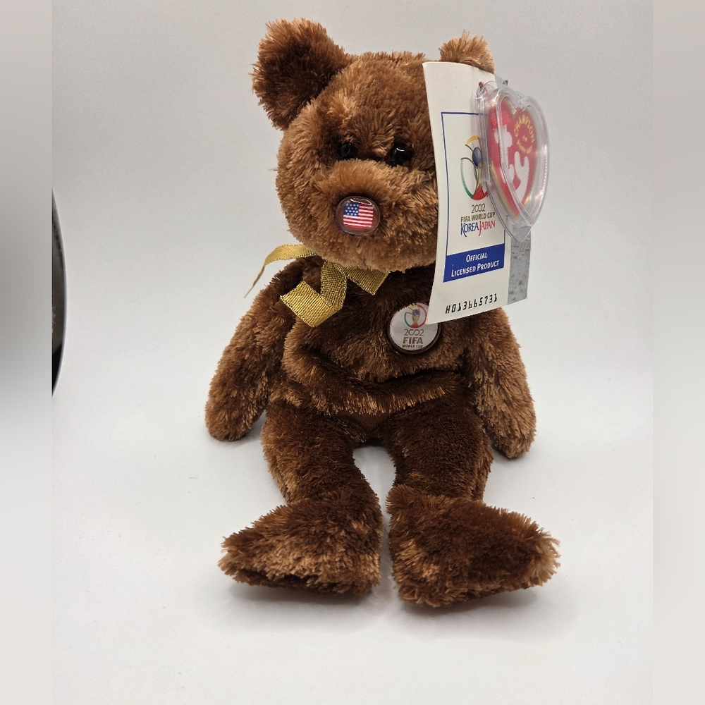 Ty Beanie Baby -CHAMPION USA-  2002 Soccer FIFA WORLD CUP Flag Nose Bear 